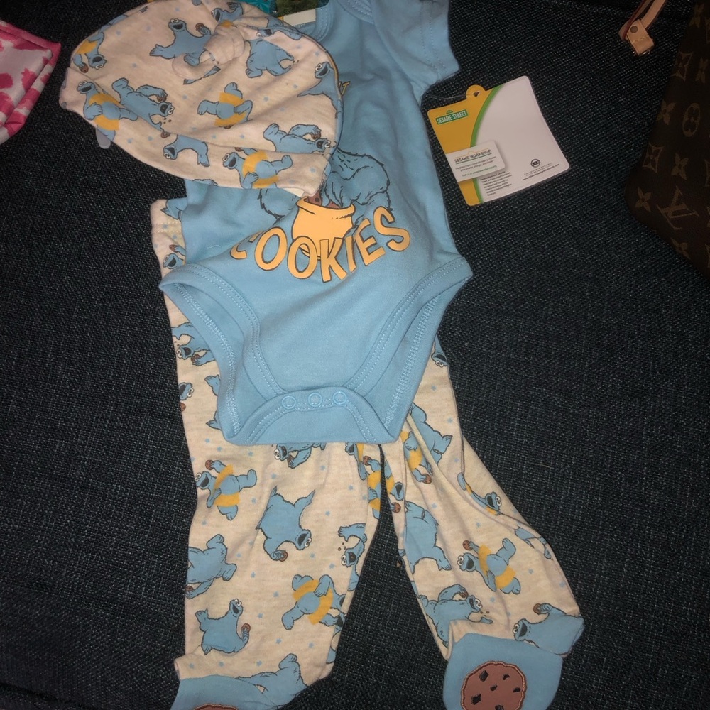 🍪 Baby Blue 'Cookies' 3 Piece Set with Hat and Footed Pants & onesie
